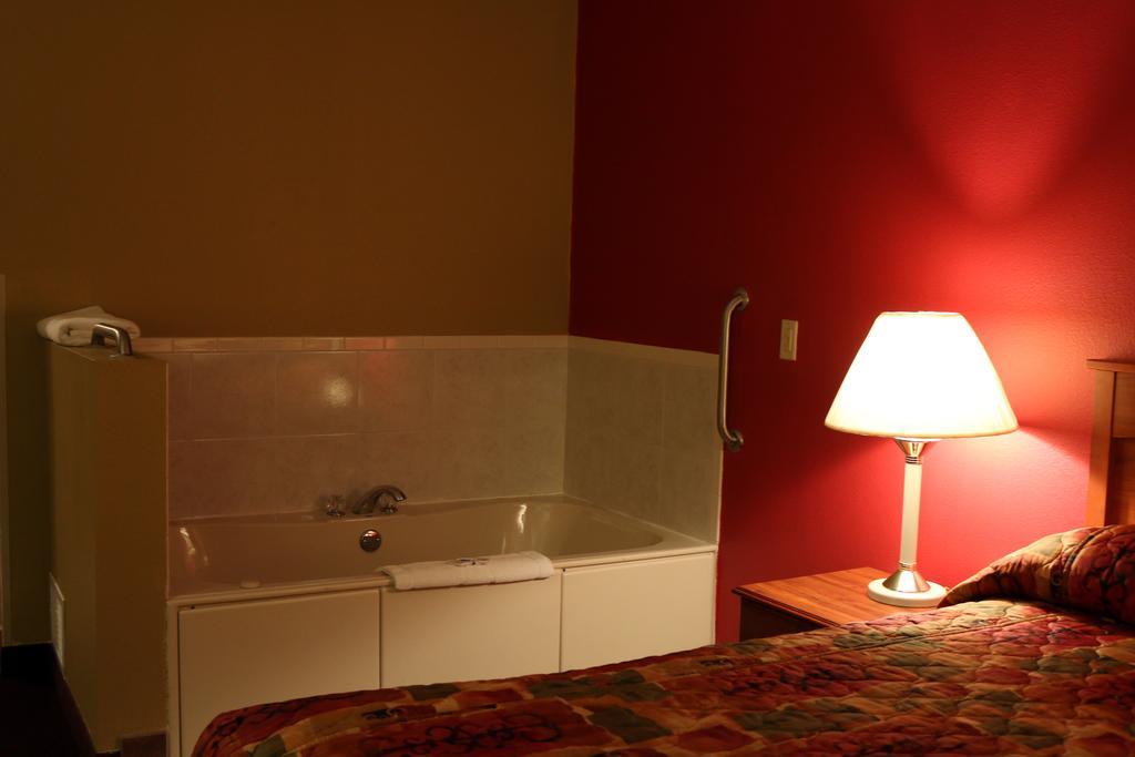 Hometown Inn & Suites Schererville Buitenkant foto